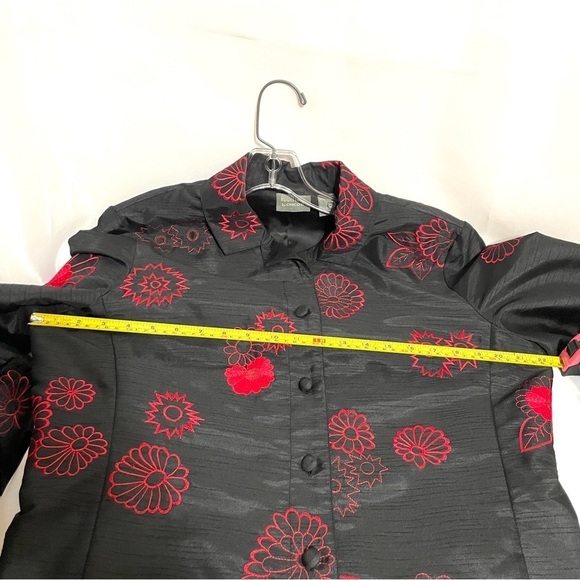 Chico’s jacket, size 2, black with red embroidery - Picture 6 of 10